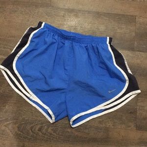 Women’s Nike Tempo Running Shorts Size Medium